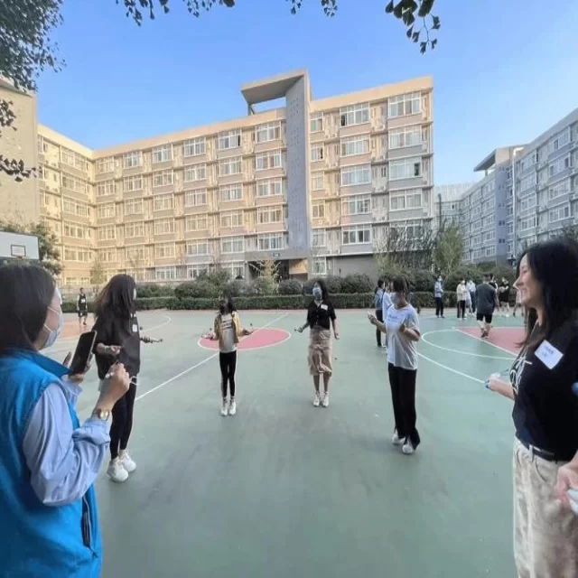 狼队全力备战季后赛表现引期待
